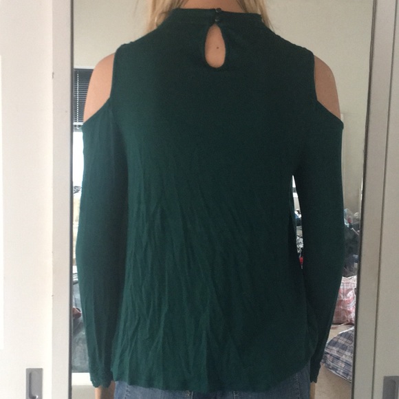 Pretty Green LS Cold Shoulder Top Great Neckline - Picture 5 of 6